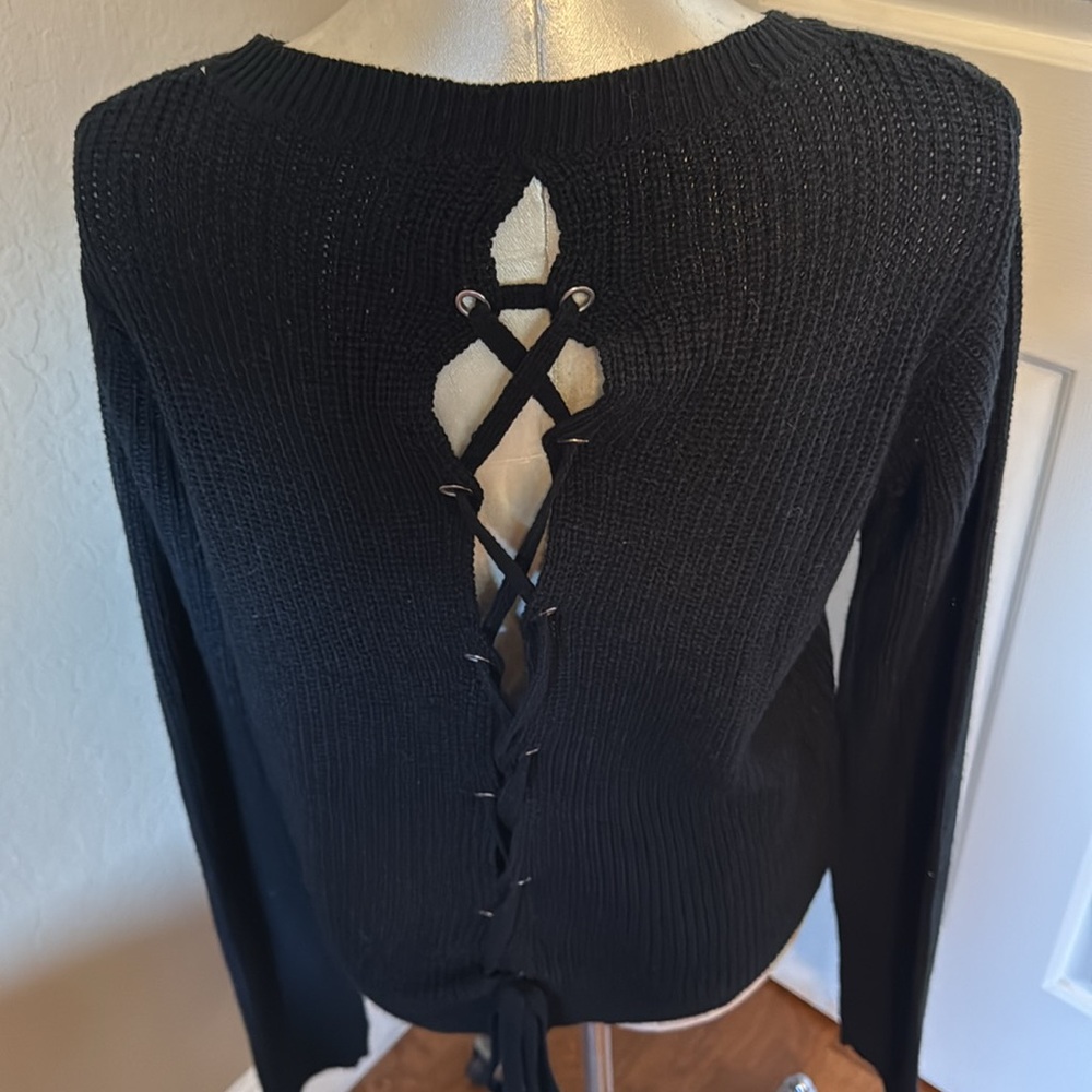 Fashion Nova Women’s Black Sweater Crisscross tie at Back New no tag Size Large - Picture 12 of 14